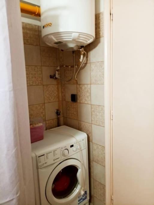 Romantic Apartment Ideal For Women! Athena Bagian luar foto
